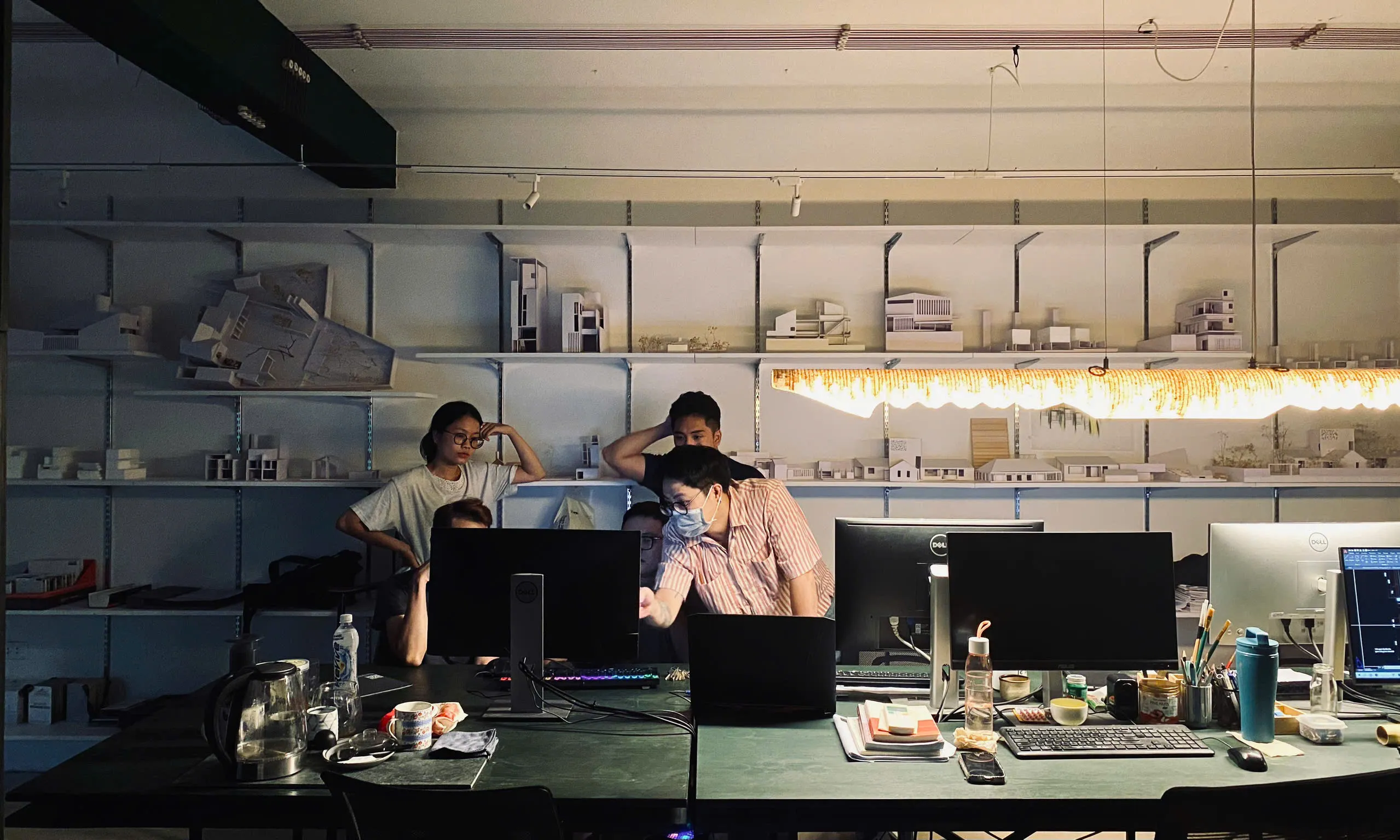 Không gian văn phòng và đội ngũ kiến trúc sư VuVi Va